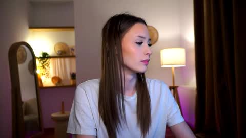 Snapshot of emma__cutiee chatting on 12.21.24 Your Emma online show from 12.21.24