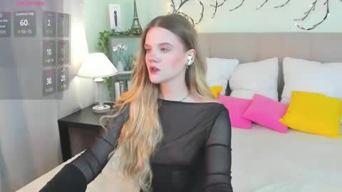 Snapshot of emma__peach chatting on 05.09.26 emma__peach online show from 05.09.26