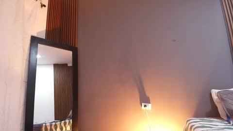 emma_and_aysha online show from 04.22.26