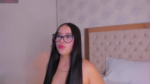 Snapshot of emma_bonnie chatting on 10.05.25 emma_bonnie online show from 10.05.25