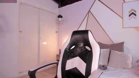 pau online show from 12.25.24