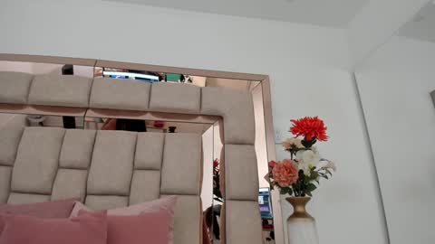 Emma Castillo online show from 01.24.25