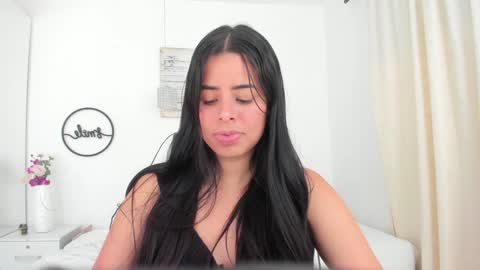 Emma Castillo online show from 02.01.25