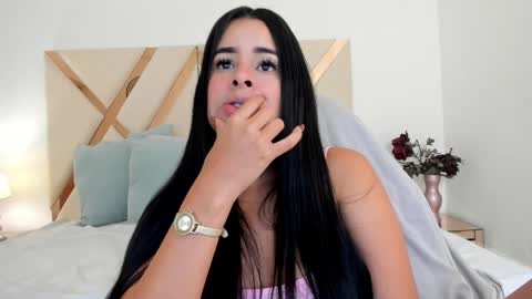 Snapshot of emma_castilloo chatting on 04.10.26 Emma Castillo online show from 04.10.26