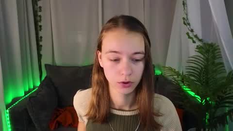 Snapshot of emma_chaser chatting on 11.18.25 emma_chaser online show from 11.18.25