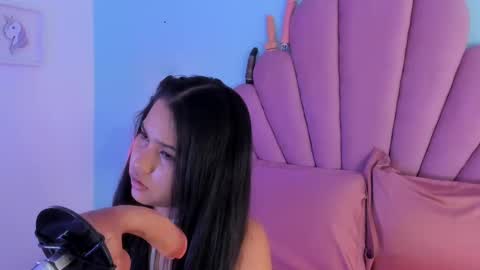 emma online show from 10.13.25