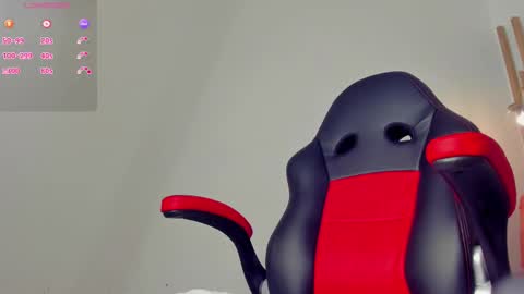 Snapshot of emma_cleir chatting on 10.07.25 emma cleir online show from 10.07.25