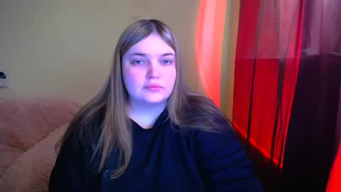 Snapshot of emma_dorn chatting on 04.21.26 Eva online show from 04.21.26