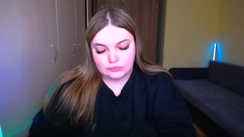 Snapshot of emma_dorn chatting on 04.29.26 Eva online show from 04.29.26