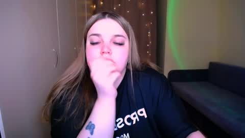 Snapshot of emma_dorn chatting on 05.11.26 Eva online show from 05.11.26
