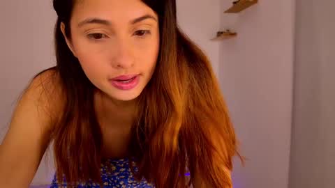 Snapshot of emma_hg1 chatting on 02.13.25 the girl of your dreams online show from 02.13.25