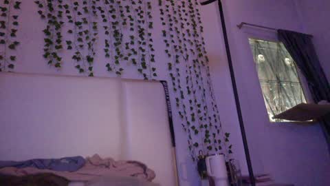 emma_johnson_ online show from 10.28.25