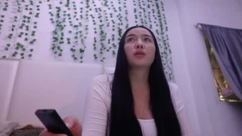 emma_johnson_ online show from 11.04.25