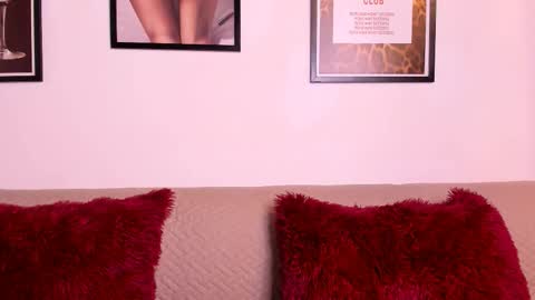 Snapshot of emma_jonness chatting on 09.30.25 emma_jonness online show from 09.30.25