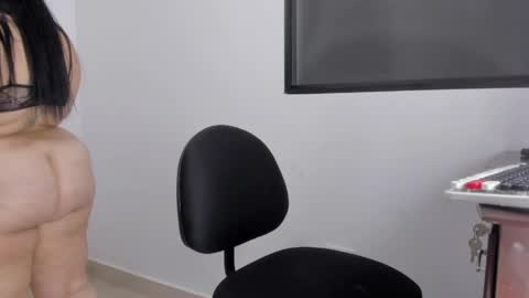 Snapshot of emma_lean chatting on 05.15.26 whises lits online show from 05.15.26