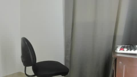 Snapshot of emma_lean chatting on 07.24.26 whises lits online show from 07.24.26