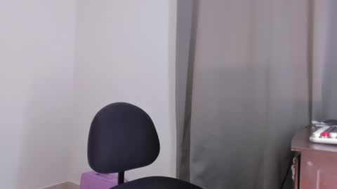 Snapshot of emma_lean chatting on 08.02.26 whises lits online show from 08.02.26