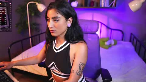Snapshot of emma_lirys chatting on 05.26.26 Emma online show from 05.26.26