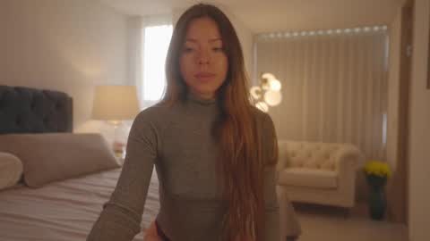 emma_lu1 online show from 02.20.25