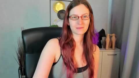 Snapshot of emma_lust94 chatting on 05.18.26 emma online show from 05.18.26