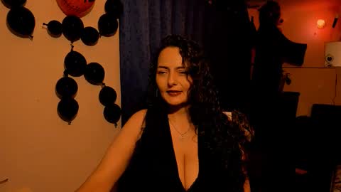  emma luxy online show from 10.31.25