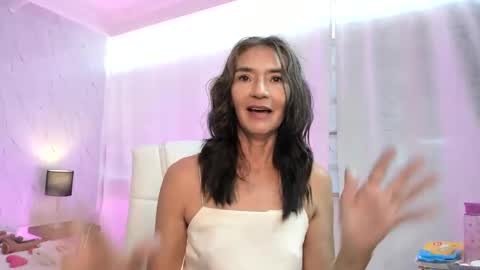 Emma  online show from 01.22.25