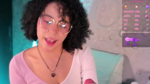 Snapshot of emma_nakamura chatting on 10.17.25 online show from 10.17.25