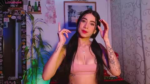 Sara Luna online show from 12.16.24