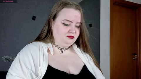 Snapshot of emma_razoom chatting on 09.27.25 Emma Razumovskaya online show from 09.27.25