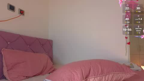 EMMA REVEES  online show from 02.17.26