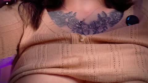 Snapshot of emma_rouse69 chatting on 11.12.25 Emma Rouse Independent Model online show from 11.12.25