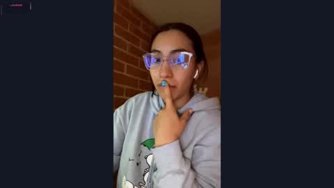 Snapshot of emma_rouse69 chatting on 11.18.25 Emma Rouse Independent Model online show from 11.18.25