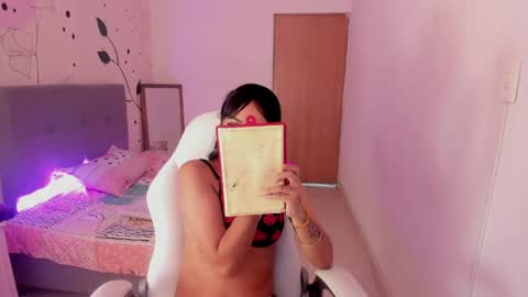 Snapshot of emma_rouxx chatting on 04.07.26 emma_rouxx online show from 04.07.26