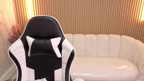 Emma online show from 09.19.25