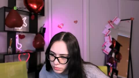 Snapshot of emma_swee chatting on 02.19.26 emma_swee online show from 02.19.26