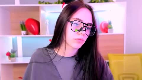 Snapshot of emma_swee chatting on 02.20.26 emma_swee online show from 02.20.26