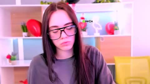 Snapshot of emma_swee chatting on 02.20.26 emma_swee online show from 02.20.26