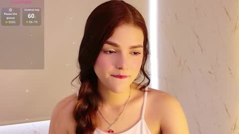 Snapshot of emma_wattsoon chatting on 04.15.26 emma_wattsoon online show from 04.15.26