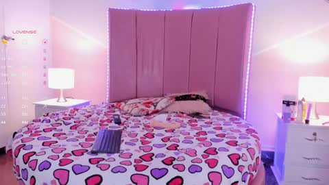 emma_whitee_ online show from 01.15.25