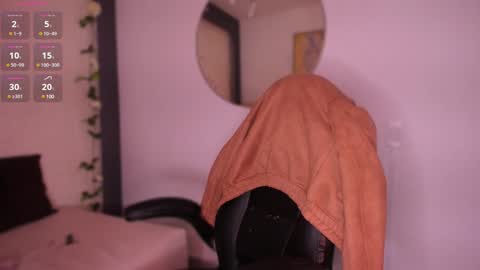 Snapshot of emma_woods__ chatting on 12.28.24 emma_woods__ online show from 12.28.24