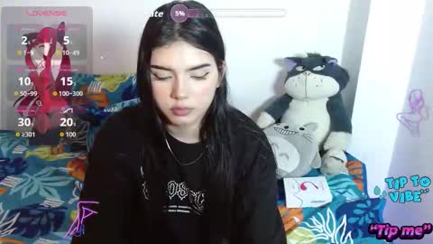 Snapshot of emma_yui19 chatting on 10.28.25 emma online show from 10.28.25