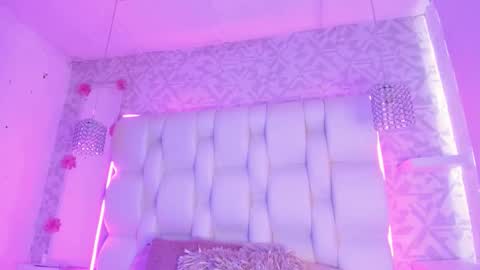 emmaa00_ online show from 02.26.26