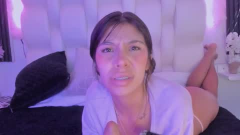 emmaa00_ online show from 03.25.26