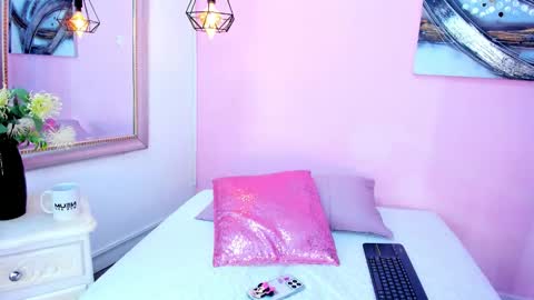 Emma  online show from 11.25.25