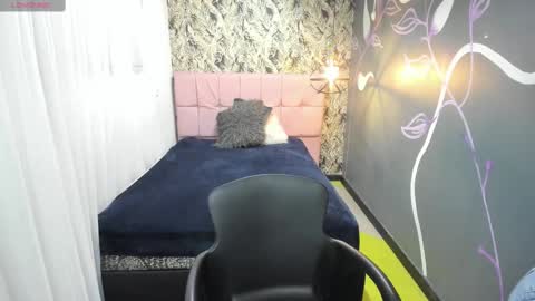Snapshot of emmaaevans_ chatting on 02.15.25 Emma Evans online show from 02.15.25