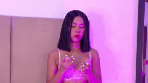 E M M A  online show from 03.16.26