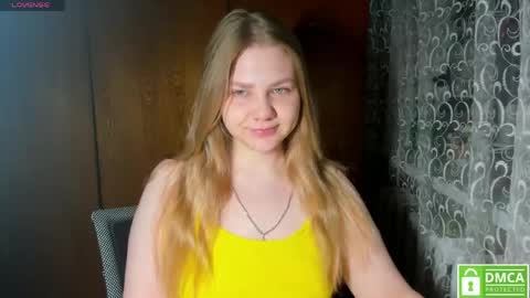 Snapshot of emmafrizea chatting on 04.22.26 Hello Im newMake me cumPVT 12tk for min ALL INCLUSIVE online show from 04.22.26