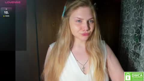 Snapshot of emmafrizea chatting on 04.28.26 Hello Im newMake me cumPVT 12tk for min ALL INCLUSIVE online show from 04.28.26