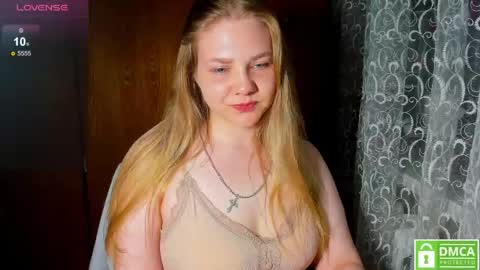 Snapshot of emmafrizea chatting on 05.24.26 Hello Im newMake me cumPVT 12tk for min ALL INCLUSIVE online show from 05.24.26