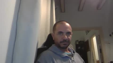 Snapshot of emmagold123 chatting on 01.06.25 Ariel online show from 01.06.25